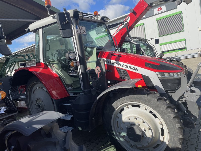 Traktor van het type Massey Ferguson 5S.125 Dyna-6 EFFICIENT, Gebrauchtmaschine in Voitze