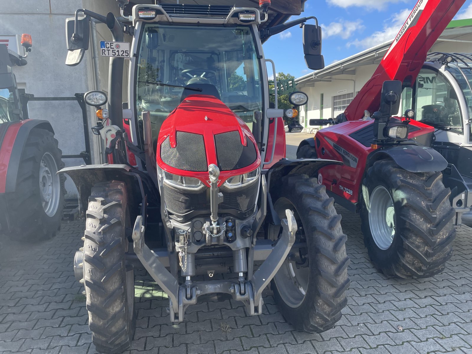 Traktor Türe ait Massey Ferguson 5S.125 Dyna-6 EFFICIENT, Gebrauchtmaschine içinde Voitze (resim 2)