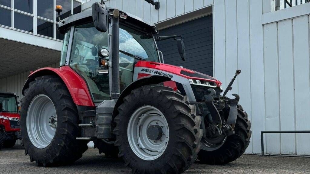 Traktor типа Massey Ferguson 5S.125, Gebrauchtmaschine в Geldermalsen (Фотография 3)