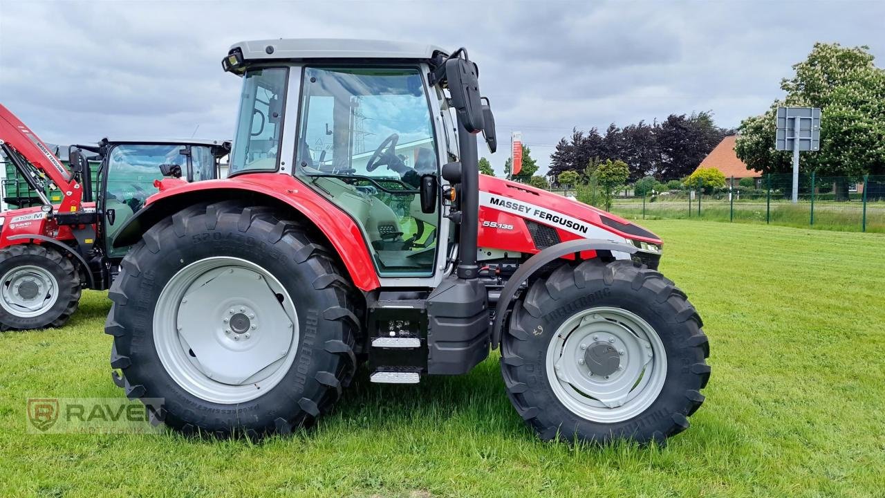 Traktor типа Massey Ferguson 5S.135 D4, Neumaschine в Sulingen (Фотография 2)