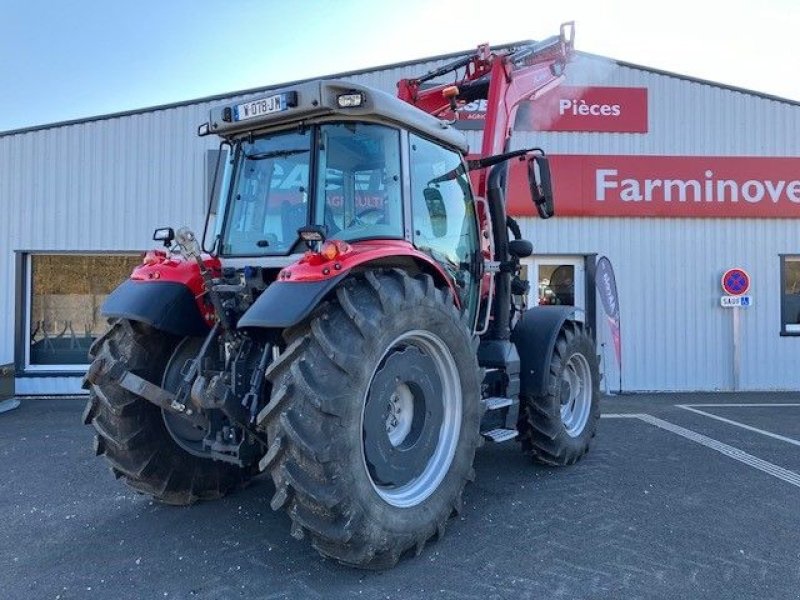 Traktor des Typs Massey Ferguson 5S135 DYNA 6 EFFICIENT, Gebrauchtmaschine in POUSSAY (Bild 3)