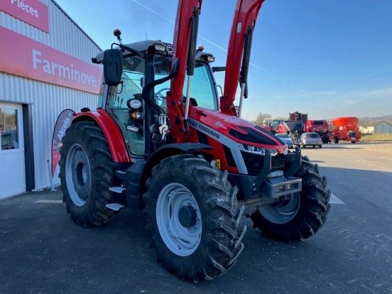 Traktor des Typs Massey Ferguson 5S135 DYNA 6 EFFICIENT, Gebrauchtmaschine in POUSSAY (Bild 2)