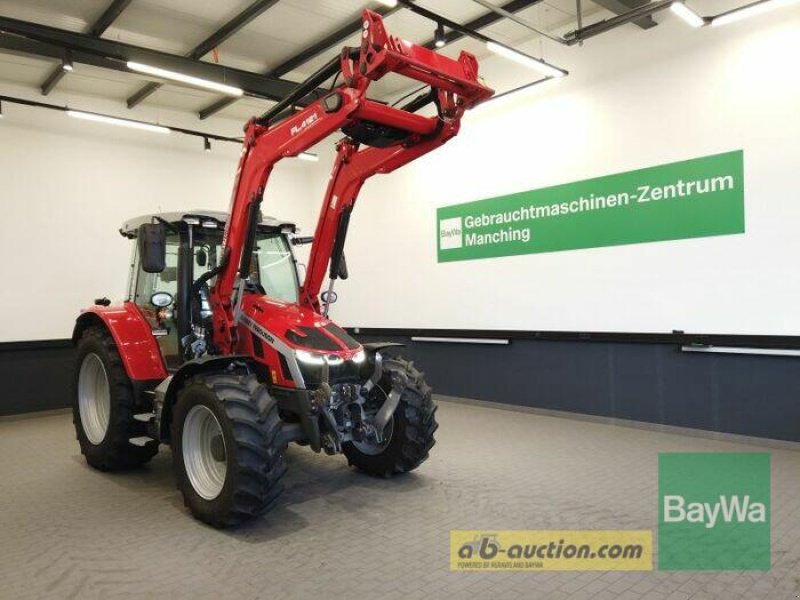 Traktor of the type Massey Ferguson 5S.135 DYNA-6 EXCLUSIVE, Gebrauchtmaschine in Manching (Picture 1)