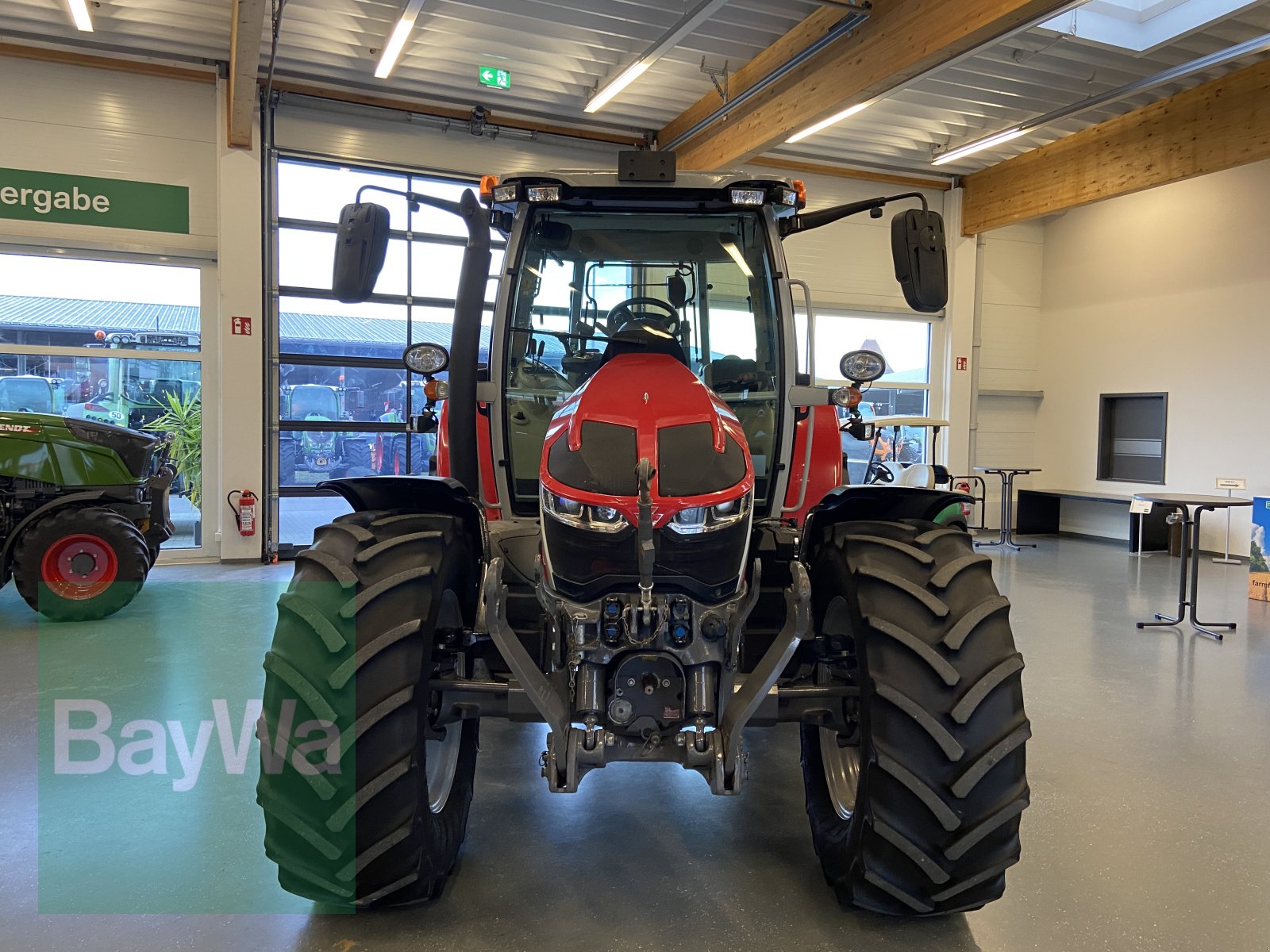 Traktor des Typs Massey Ferguson 5S.135. Dyna 6, Gebrauchtmaschine in Bamberg (Bild 4)