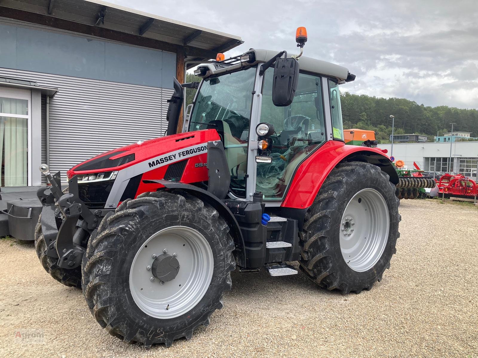 Traktor of the type Massey Ferguson 5S.135, Neumaschine in Münsingen (Picture 16)