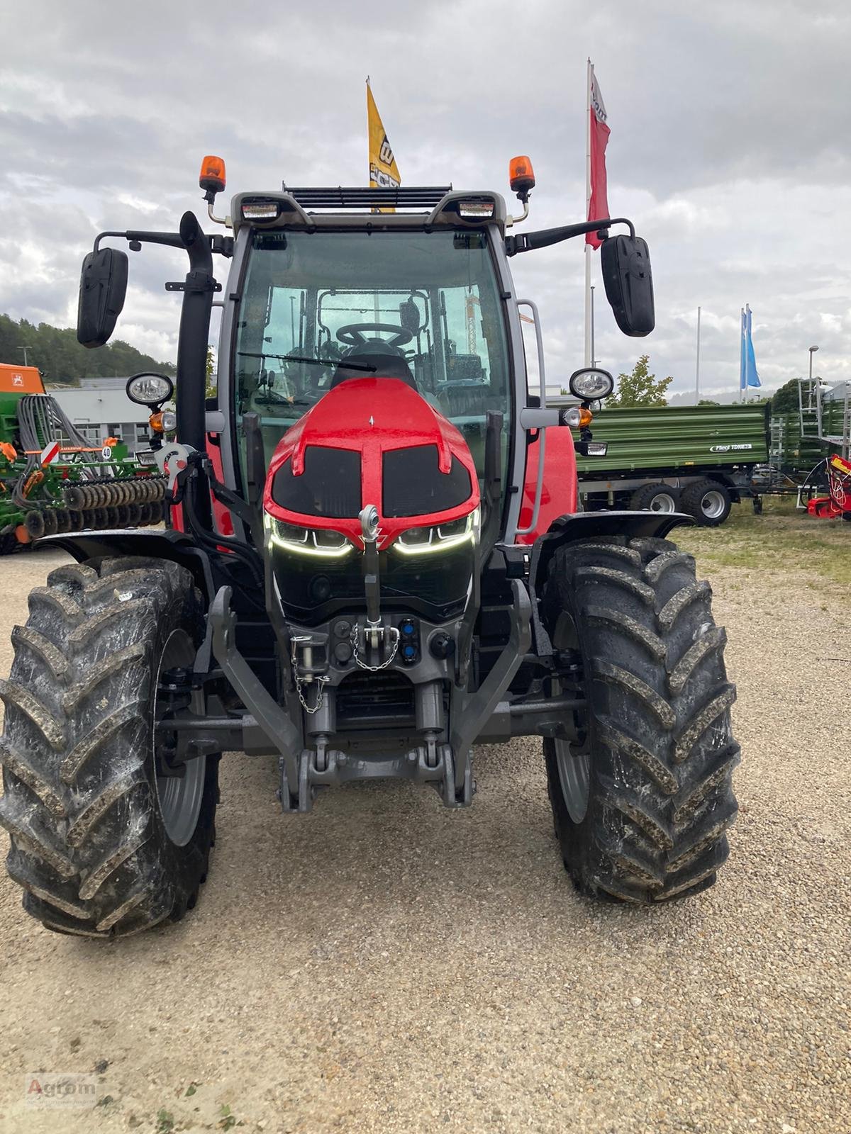 Traktor of the type Massey Ferguson 5S.135, Neumaschine in Münsingen (Picture 17)