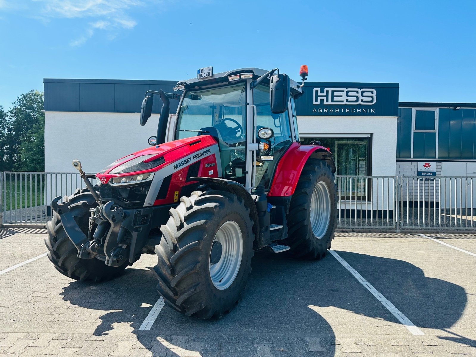 Traktor typu Massey Ferguson 5S.135, Gebrauchtmaschine w Grossniedesheim (Zdjęcie 1)