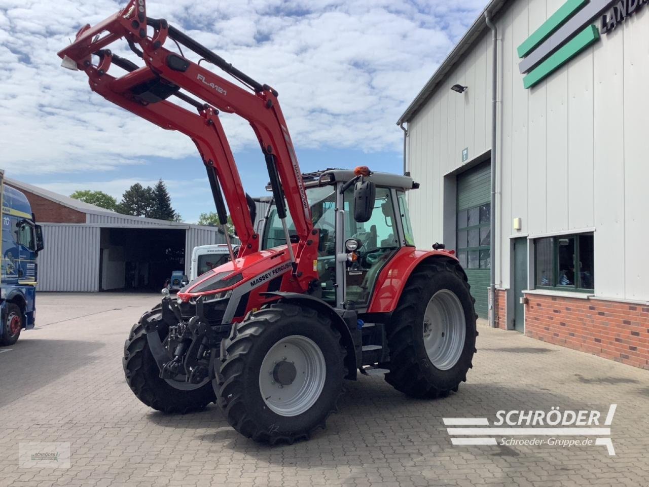 Traktor of the type Massey Ferguson 5S.145 DYNA-6 EFFICIENT, Neumaschine in Langenweddingen (Picture 3)