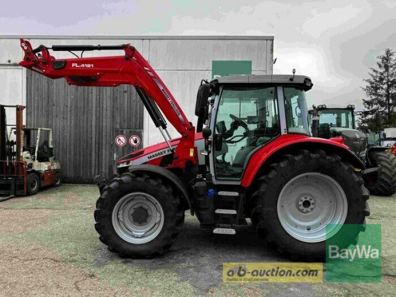 Traktor van het type Massey Ferguson 5S.145 DYNA-6 EXCLUSIVE, Gebrauchtmaschine in Obertraubling (Foto 7)