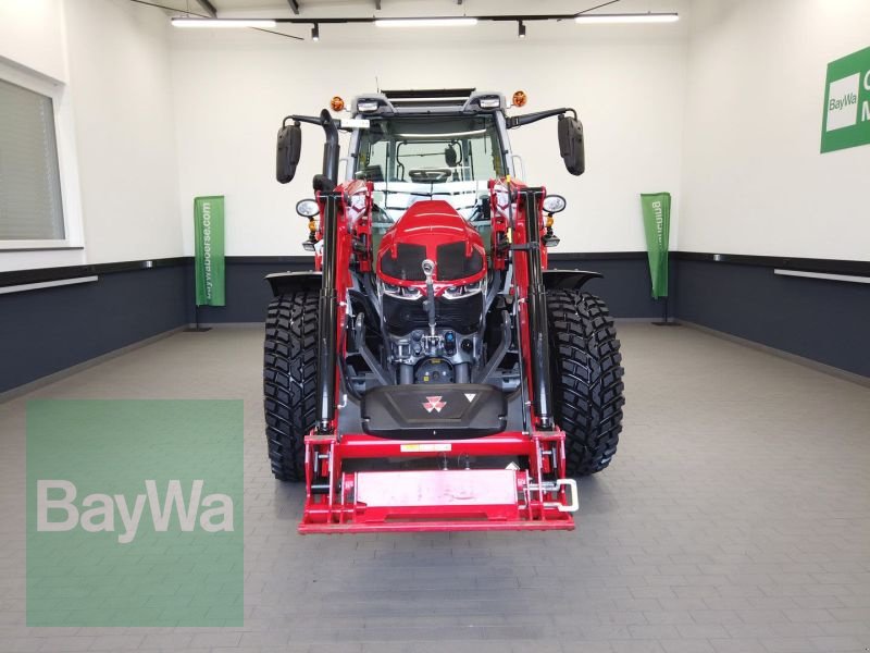 Traktor des Typs Massey Ferguson 5S.145 DYNA-6 EXCLUSIVE, Gebrauchtmaschine in Manching (Bild 12)