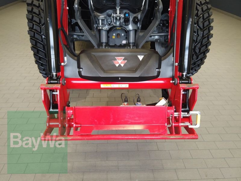 Traktor des Typs Massey Ferguson 5S.145 DYNA-6 EXCLUSIVE, Gebrauchtmaschine in Manching (Bild 13)