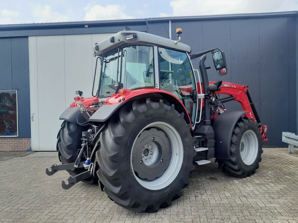 Traktor typu Massey Ferguson 5S.145 DYNA-6 EXCLUSIVE, Neumaschine w MARIENHEEM (Zdjęcie 4)