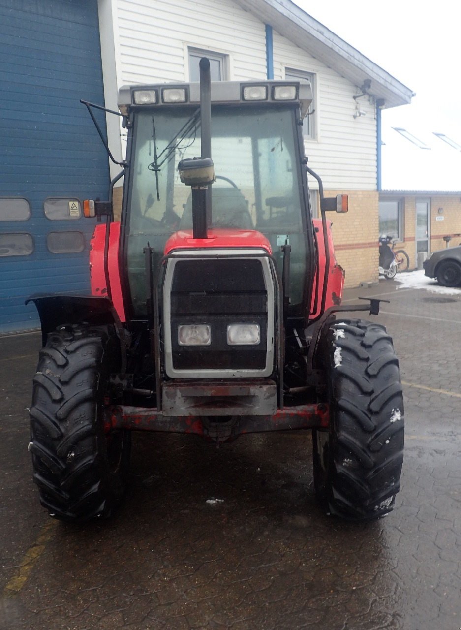 Traktor van het type Massey Ferguson 6130, Gebrauchtmaschine in Viborg (Foto 3)