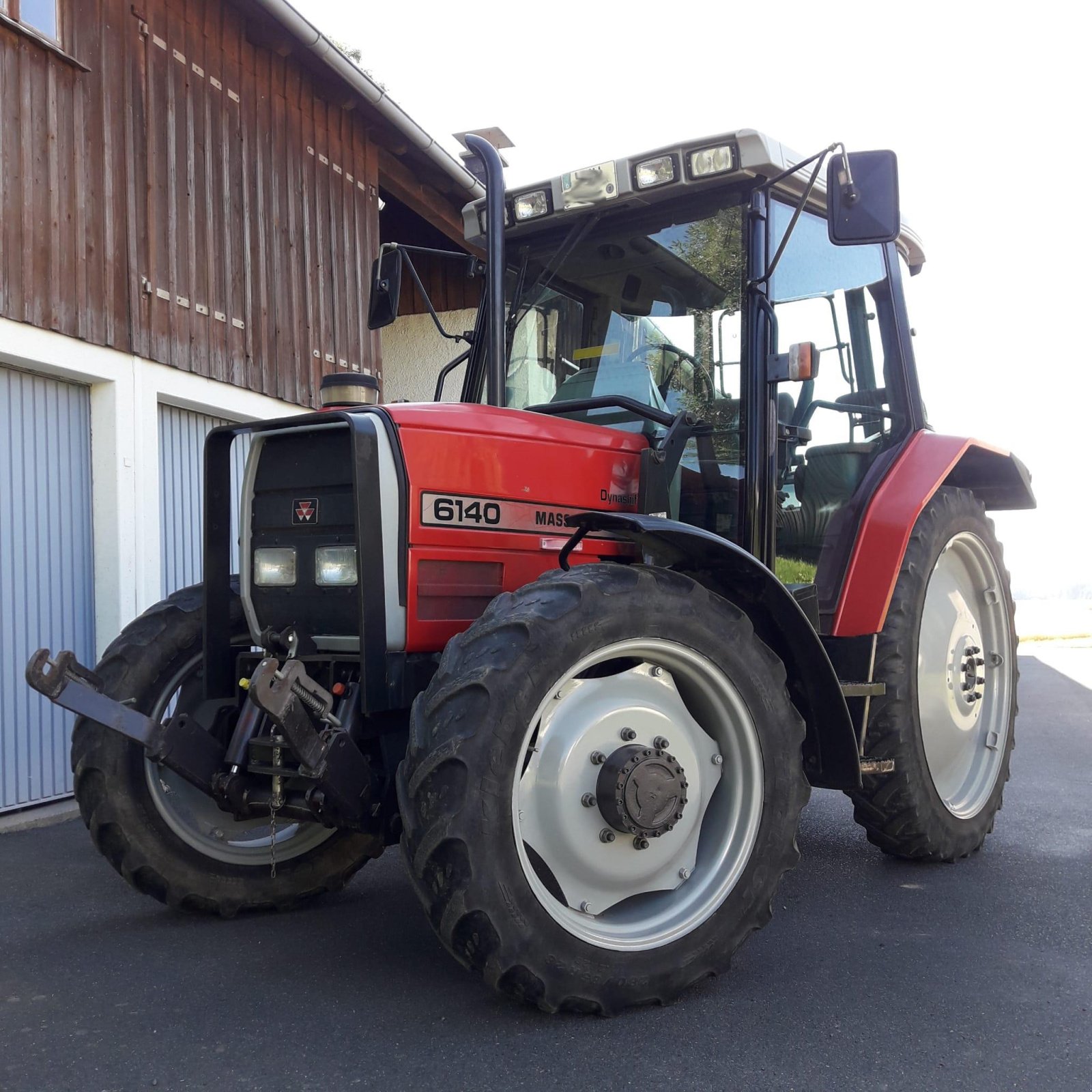 Traktor des Typs Massey Ferguson 6140, Gebrauchtmaschine in Kirchenlamitz (Bild 4)