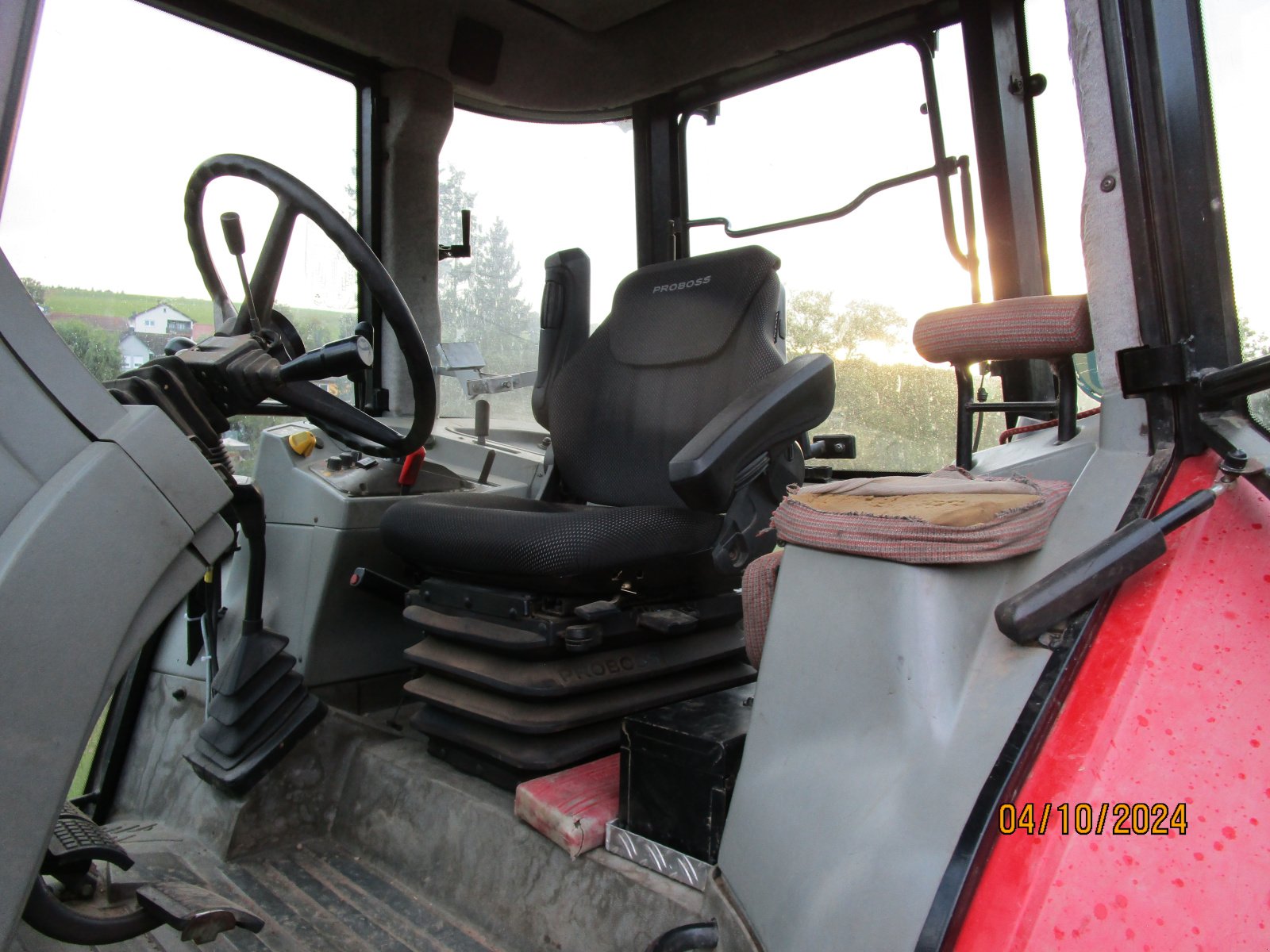 Traktor van het type Massey Ferguson 6140, Gebrauchtmaschine in Lützelbach (Foto 3)