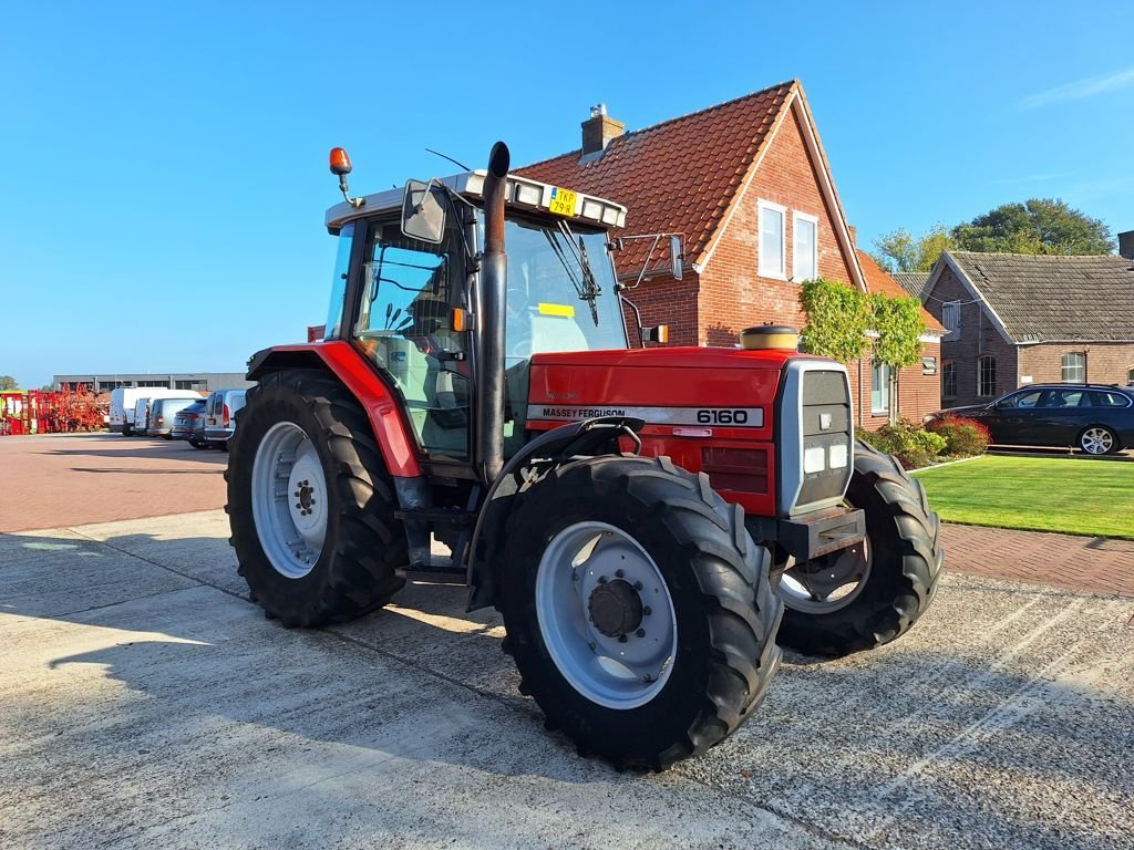 Traktor типа Massey Ferguson 6160 DYNASHIFT, Gebrauchtmaschine в MARIENHEEM (Фотография 3)