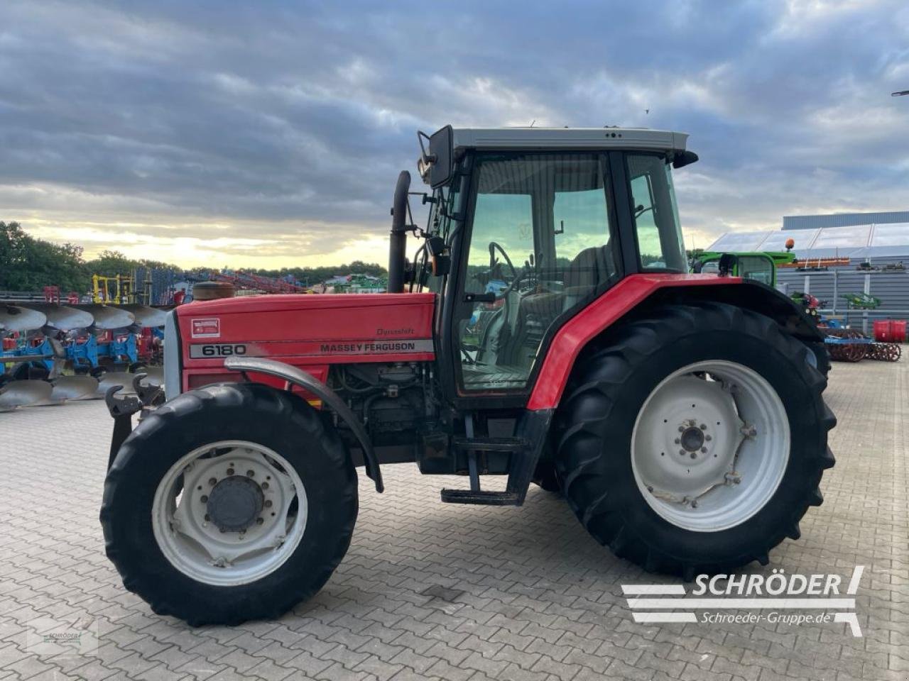 Traktor del tipo Massey Ferguson 6180, Gebrauchtmaschine In Wildeshausen (Immagine 4)