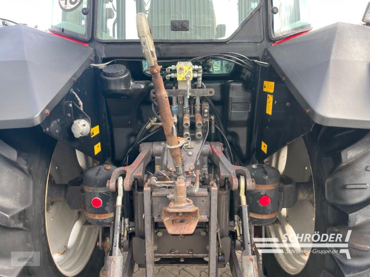 Traktor van het type Massey Ferguson 6180, Gebrauchtmaschine in Wildeshausen (Foto 18)