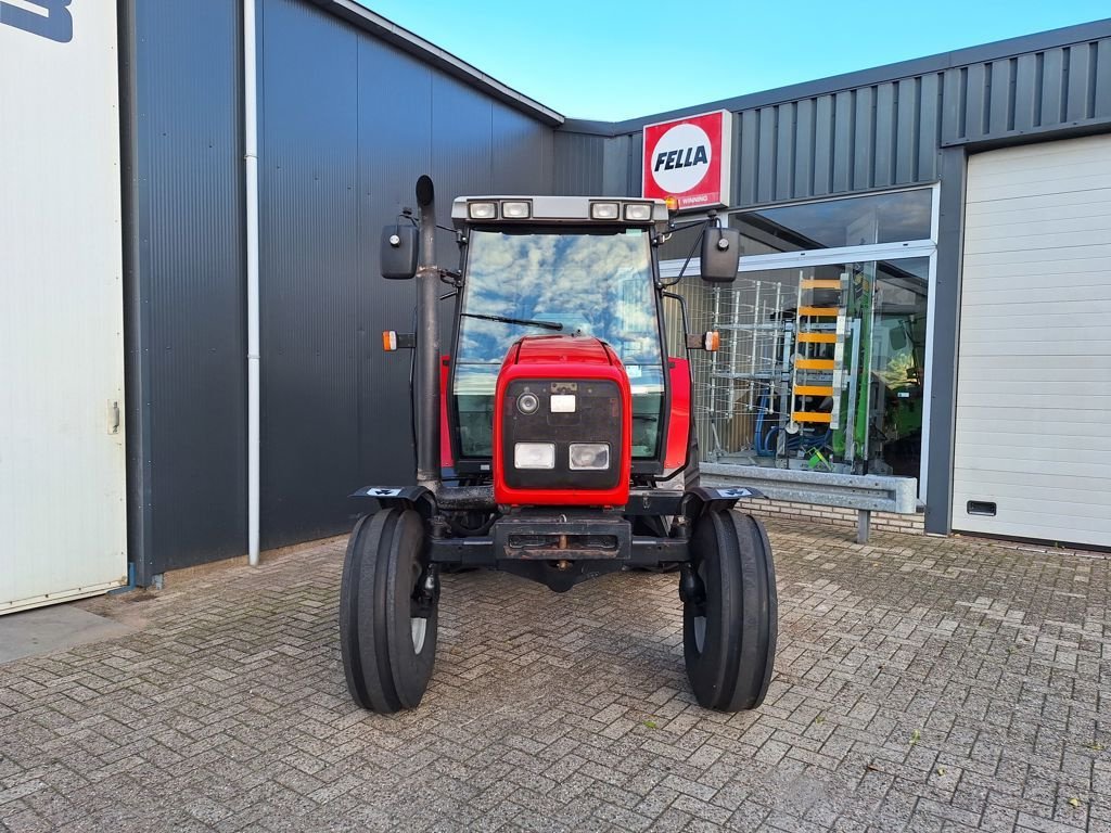 Traktor des Typs Massey Ferguson 6235 SPEEDSHIFT, Gebrauchtmaschine in MARIENHEEM (Bild 2)