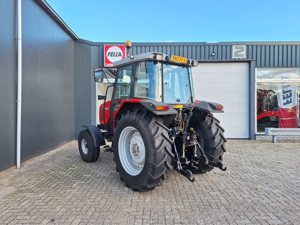 Traktor des Typs Massey Ferguson 6235 SPEEDSHIFT, Gebrauchtmaschine in MARIENHEEM (Bild 4)