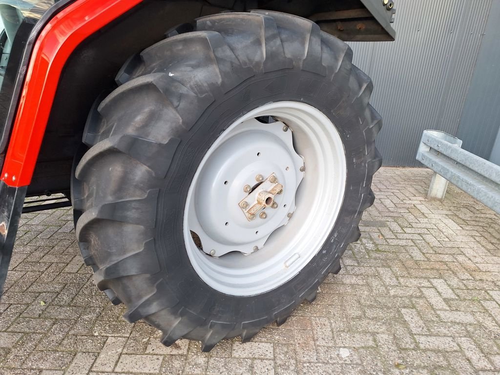 Traktor van het type Massey Ferguson 6235 SPEEDSHIFT, Gebrauchtmaschine in MARIENHEEM (Foto 9)