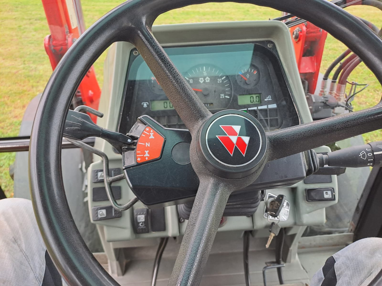 Traktor typu Massey Ferguson 6245, Gebrauchtmaschine w Oberrieden (Zdjęcie 11)