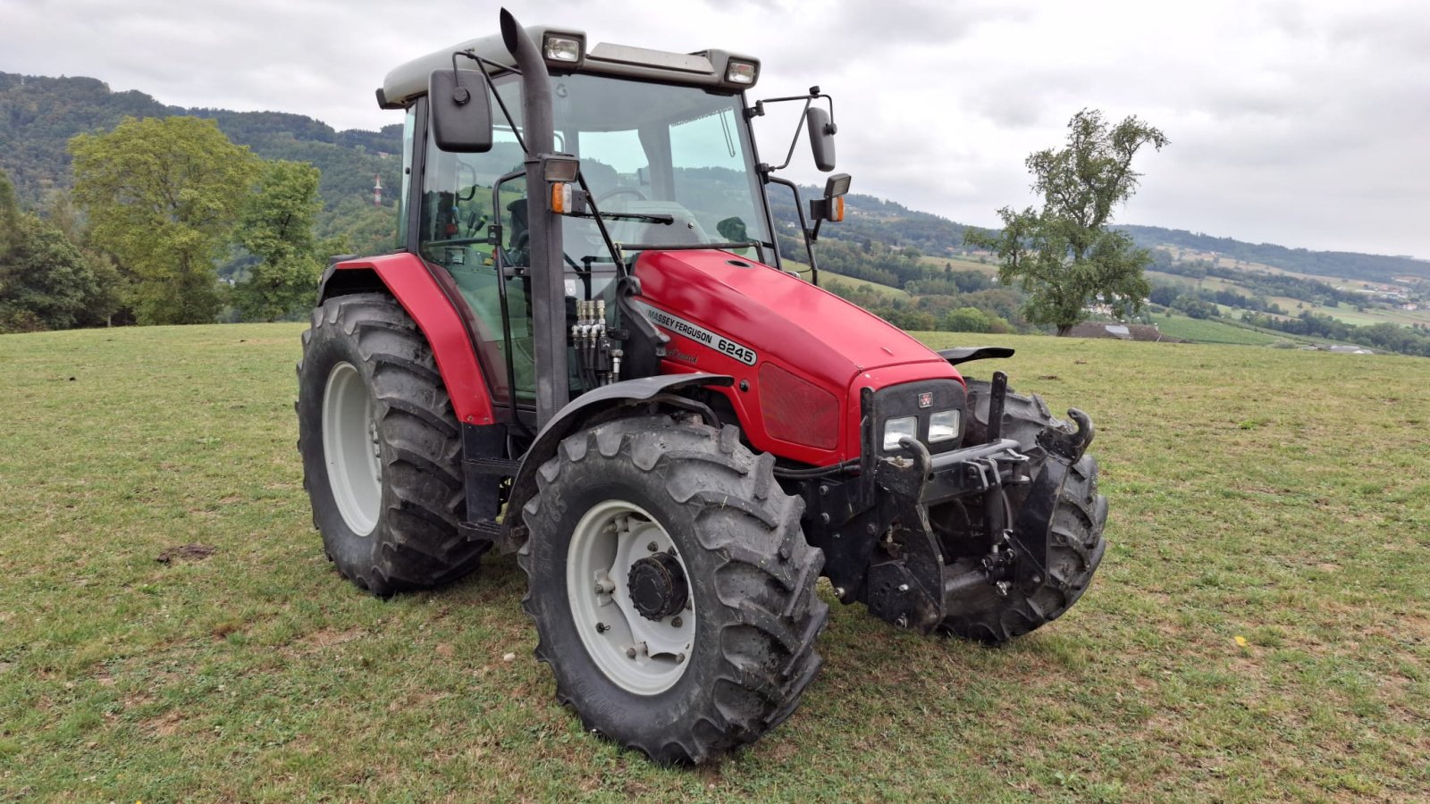 Traktor van het type Massey Ferguson 6245, Gebrauchtmaschine in St. Marienkirchen an der Polsenz (Foto 1)