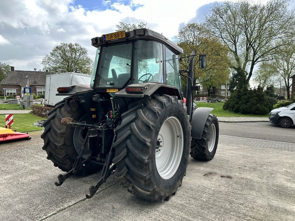 Traktor от тип Massey Ferguson 6255 DYNASHIFT, Gebrauchtmaschine в MARIENHEEM (Снимка 7)