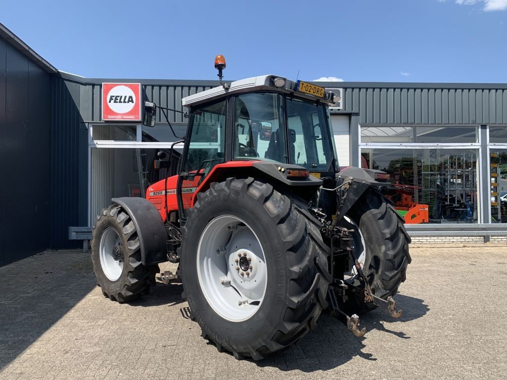 Traktor of the type Massey Ferguson 6255 DYNASHIFT, Gebrauchtmaschine in MARIENHEEM (Picture 5)