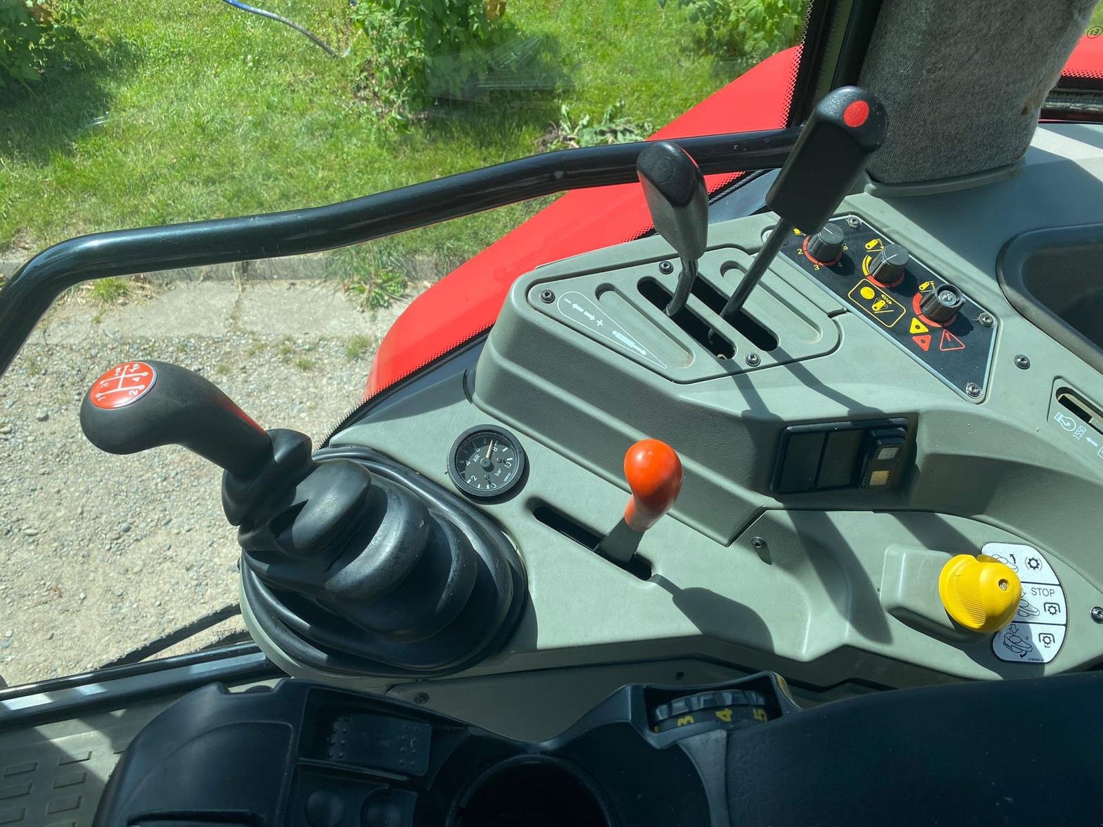 Traktor van het type Massey Ferguson 6255, Gebrauchtmaschine in Rötz (Foto 9)