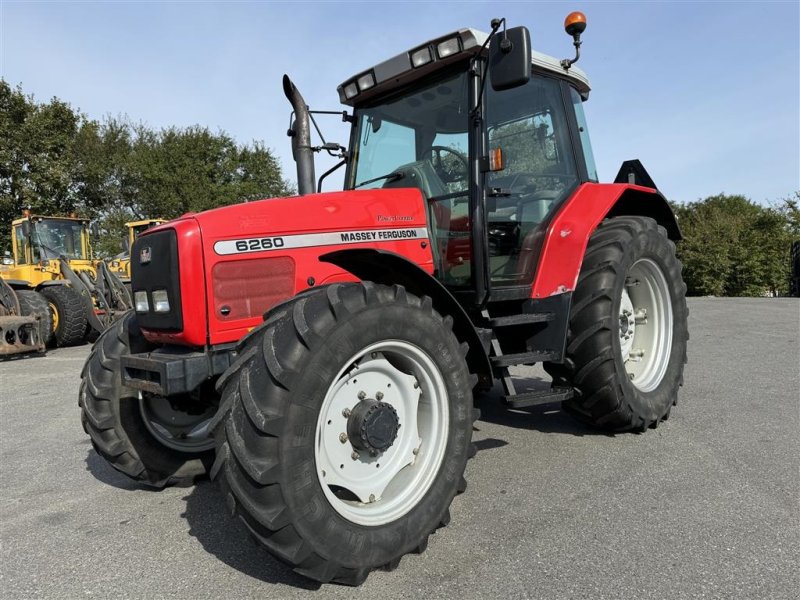 Traktor van het type Massey Ferguson 6260 KUN 6700 TIMER!, Gebrauchtmaschine in Nørager