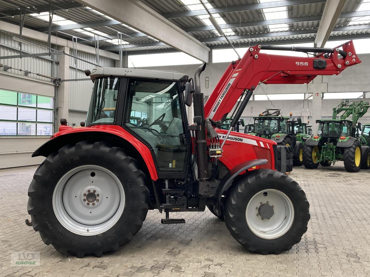 Traktor des Typs Massey Ferguson 6460 Dyna-6, Gebrauchtmaschine in Spelle (Bild 3)