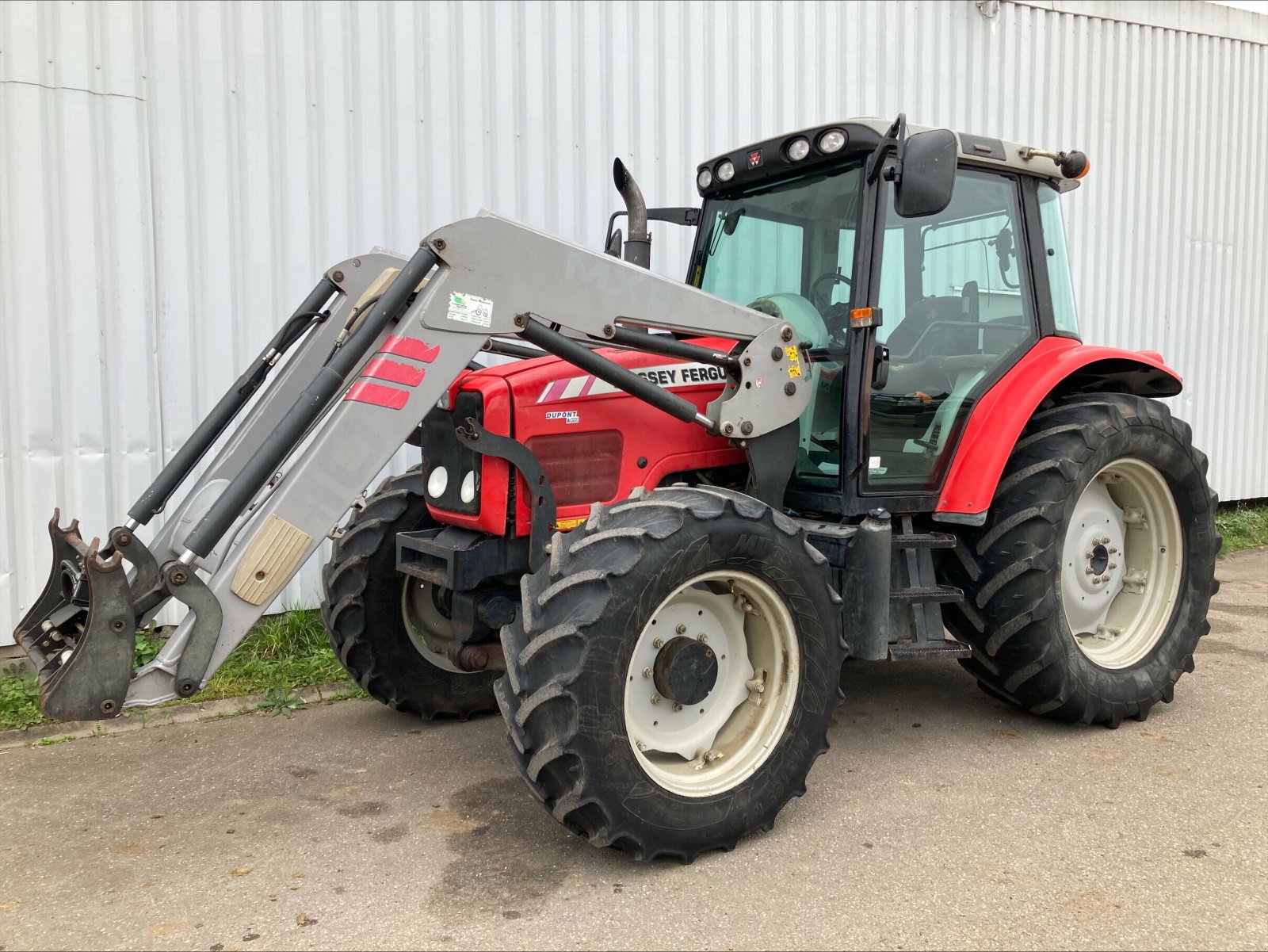 Traktor typu Massey Ferguson 6460 DYNASHIFT, Gebrauchtmaschine v CHEMINOT (Obrázok 1)