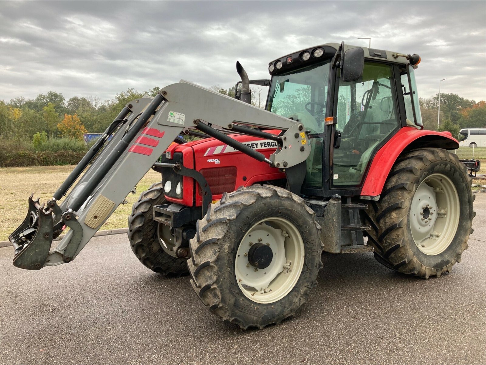 Traktor del tipo Massey Ferguson 6460 DYNASHIFT, Gebrauchtmaschine en CHEMINOT (Imagen 1)