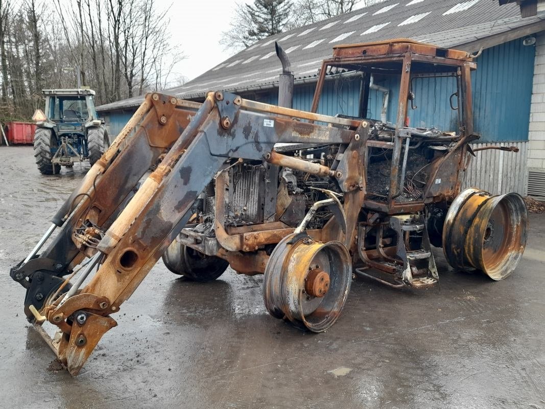 Traktor Türe ait Massey Ferguson 6465, Gebrauchtmaschine içinde Viborg (resim 2)