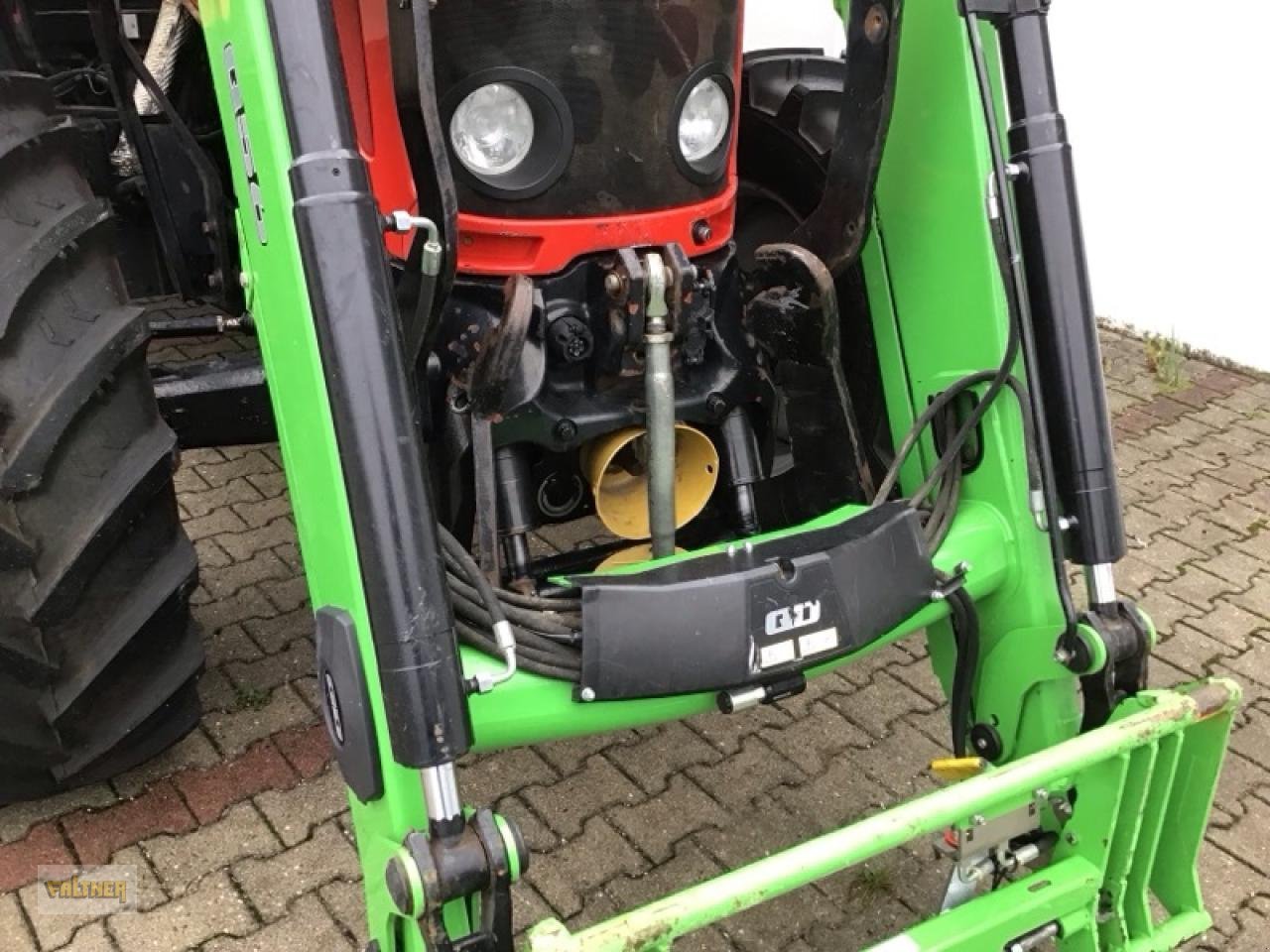 Traktor des Typs Massey Ferguson 6465, Gebrauchtmaschine in Büchlberg (Bild 3)