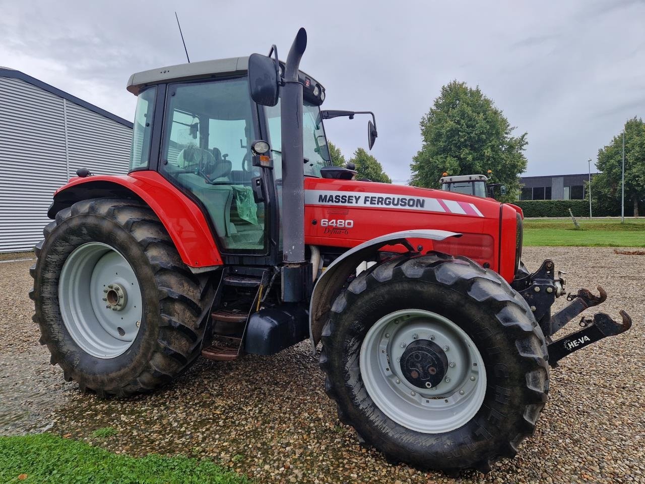 Traktor of the type Massey Ferguson 6480 DYNA 6, Gebrauchtmaschine in Jelling (Picture 3)