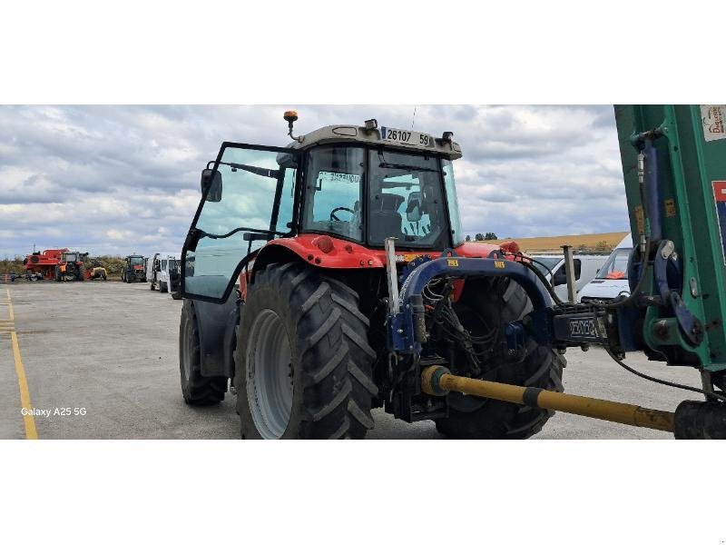 Traktor des Typs Massey Ferguson 6480 DYNA6, Gebrauchtmaschine in Wargnies Le Grand (Bild 2)