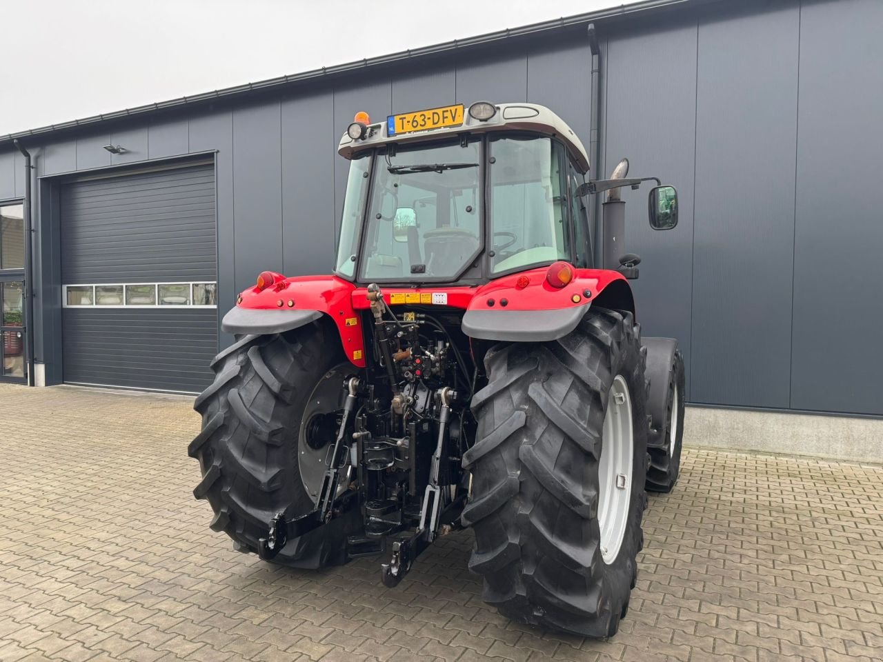 Traktor of the type Massey Ferguson 6480 Dyna6, Gebrauchtmaschine in Daarle (Picture 5)