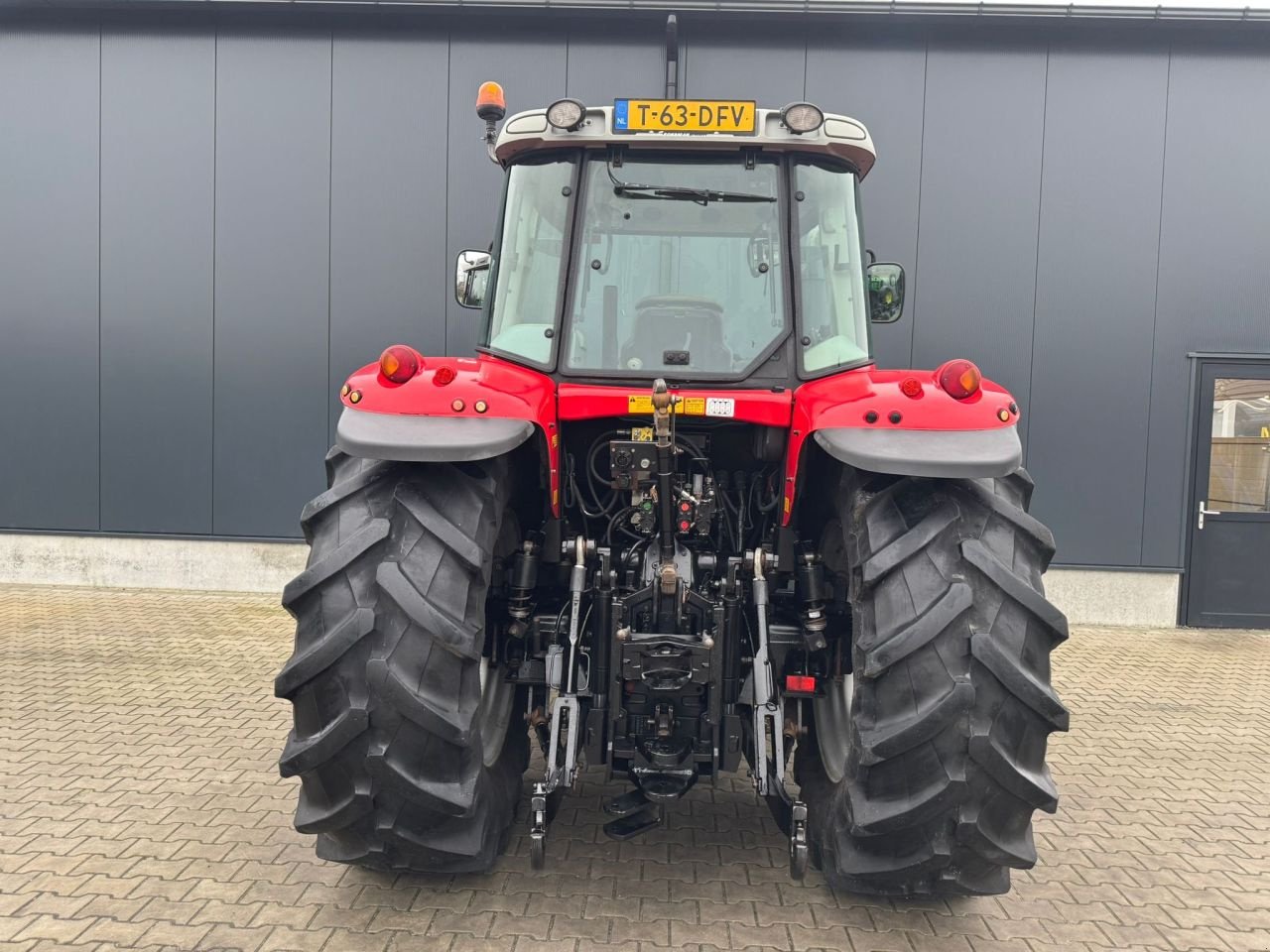 Traktor of the type Massey Ferguson 6480 Dyna6, Gebrauchtmaschine in Daarle (Picture 7)