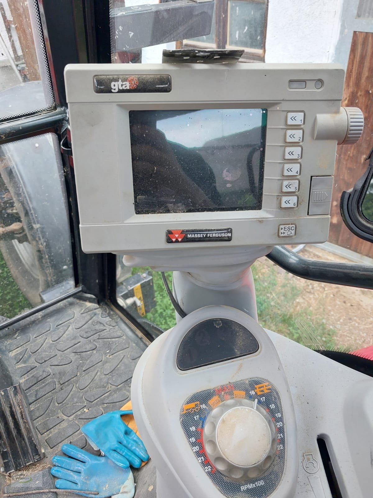 Traktor van het type Massey Ferguson 6480, Gebrauchtmaschine in Frontenhausen (Foto 5)