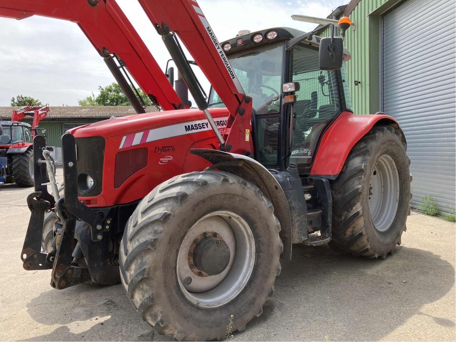 Traktor des Typs Massey Ferguson 6480, Gebrauchtmaschine in Wittingen (Bild 1)