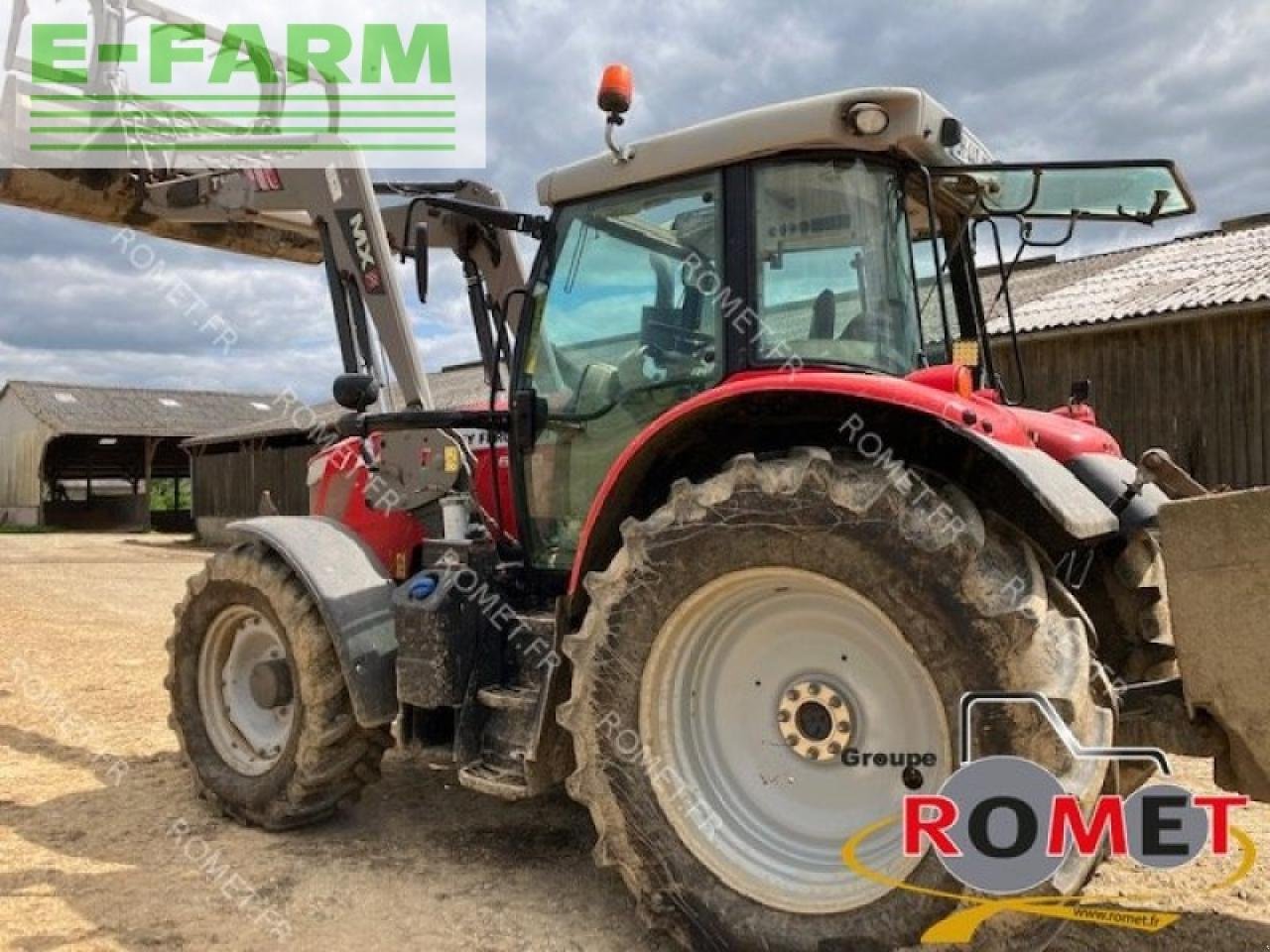 Traktor of the type Massey Ferguson 6613 d6 ef Efficient, Gebrauchtmaschine in GENNES-SUR-GLAIZE (Picture 10)