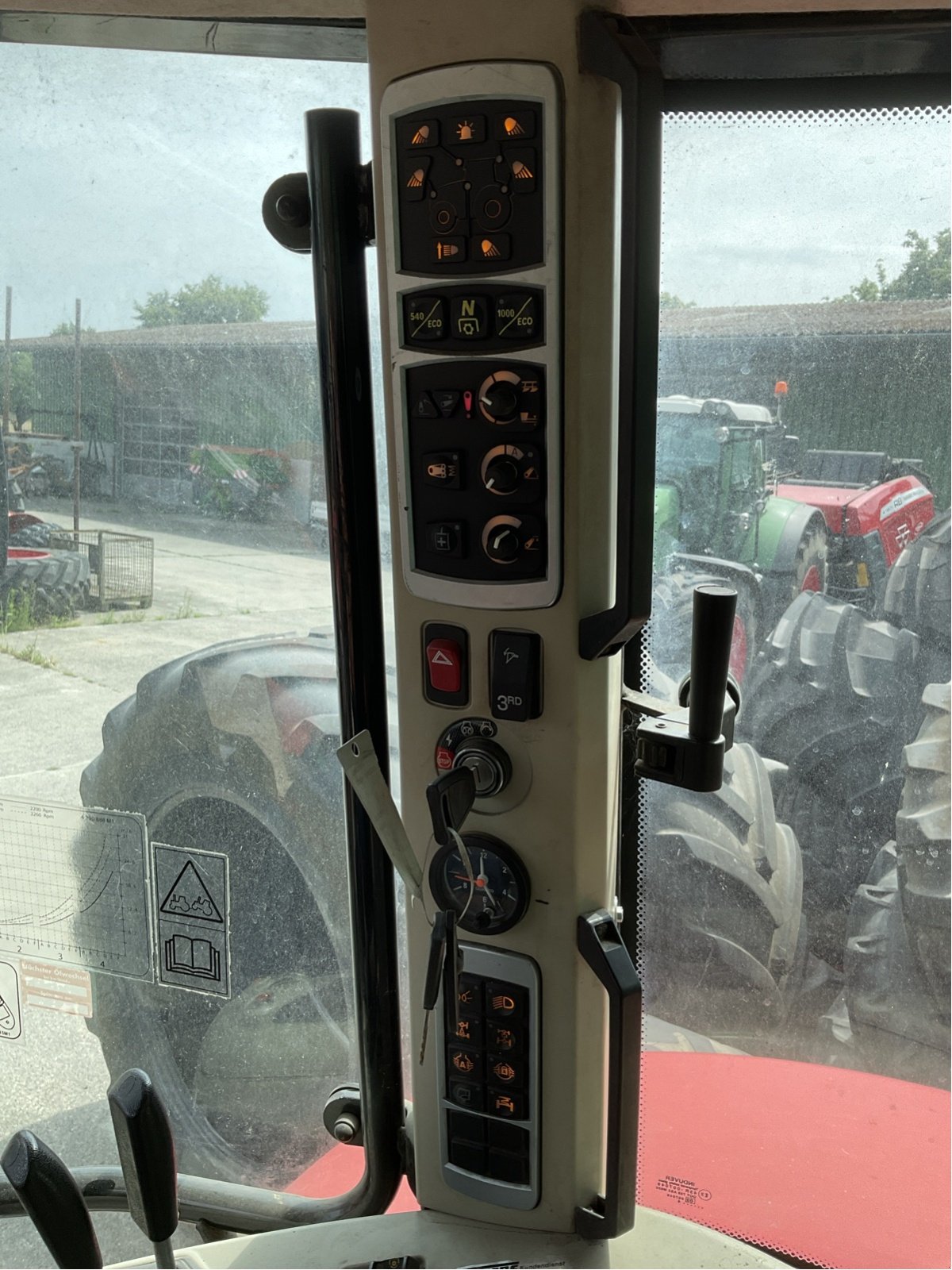 Traktor typu Massey Ferguson 6614 Dyna 6, Gebrauchtmaschine w Wittingen (Zdjęcie 13)