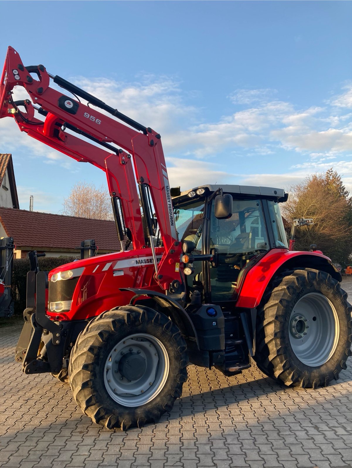 Traktor of the type Massey Ferguson 6615 Dyna-VT EXCLUSIVE, Gebrauchtmaschine in Blaufelden-Wiesenbach (Picture 3)