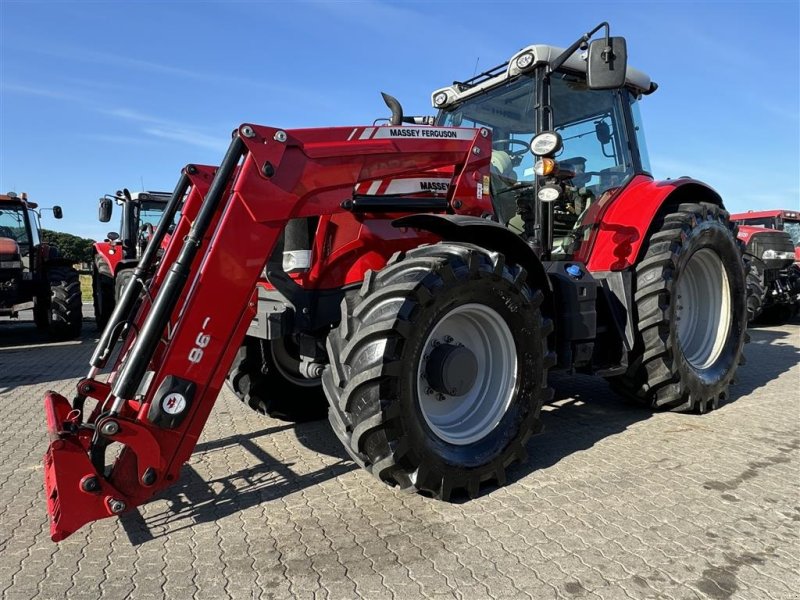 Traktor of the type Massey Ferguson 6615 DYNA VT KUN 4900 TIMER OG FULD AFFJEDRING!, Gebrauchtmaschine in Nørager (Picture 1)