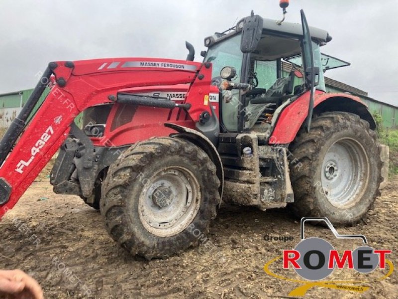 Traktor of the type Massey Ferguson 6713 S D6 EF DX, Gebrauchtmaschine in Gennes sur glaize (Picture 2)