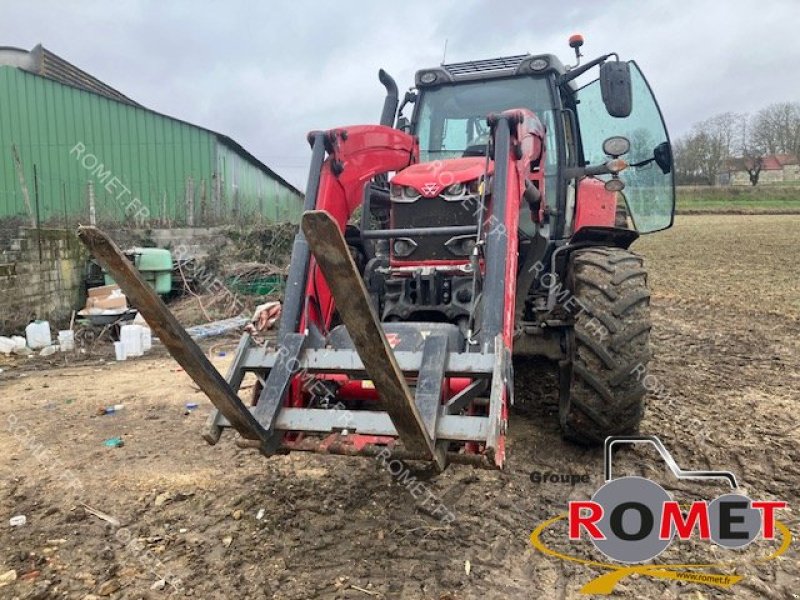 Traktor типа Massey Ferguson 6713 S D6 EF DX, Gebrauchtmaschine в Gennes sur glaize (Фотография 1)