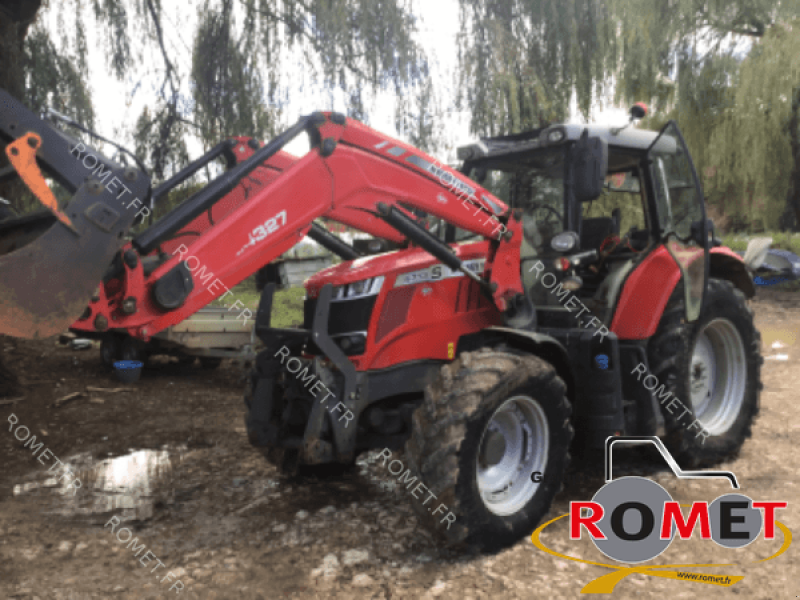 Traktor van het type Massey Ferguson 6713 S D6 EF DX, Gebrauchtmaschine in Gennes sur glaize (Foto 1)