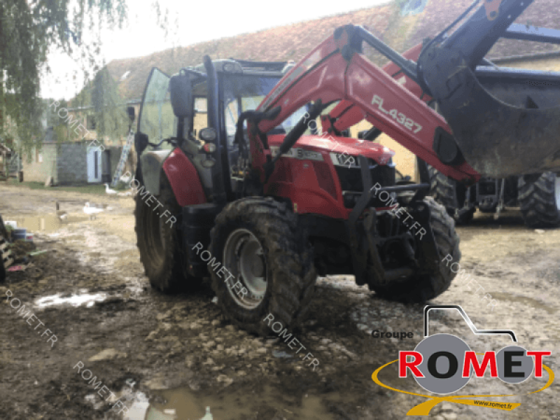 Traktor типа Massey Ferguson 6713 S D6 EF DX, Gebrauchtmaschine в Gennes sur glaize (Фотография 2)